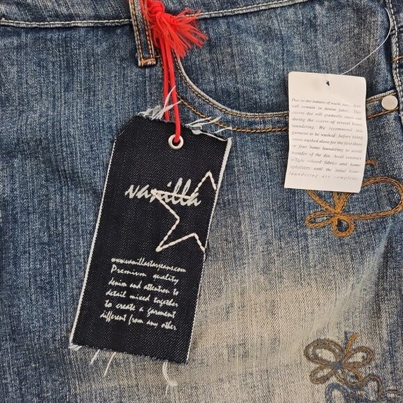 NEW Vanilla Star Jeans Women's 26 (44x32) Straight Leg Floral Embroidery NWT - Picture 9 of 13